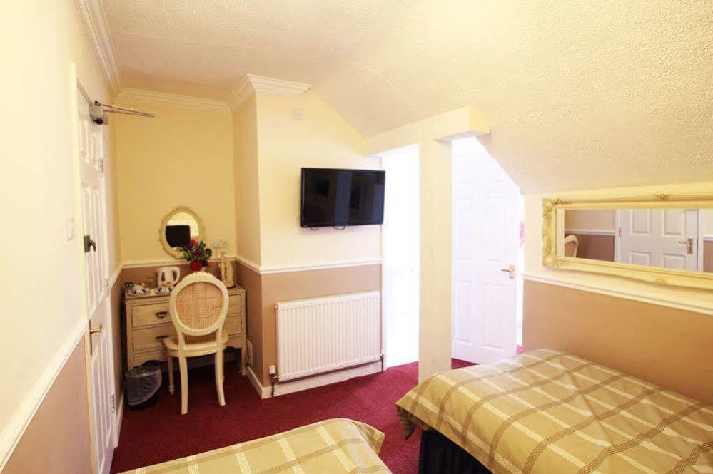The Columbia Hotel Wellingborough Exterior foto